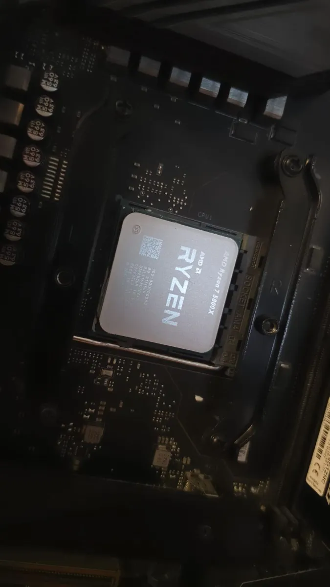 Ryzen 7 5800x, MSI Unify 570x, 16GB RAM, AiO - Image 1