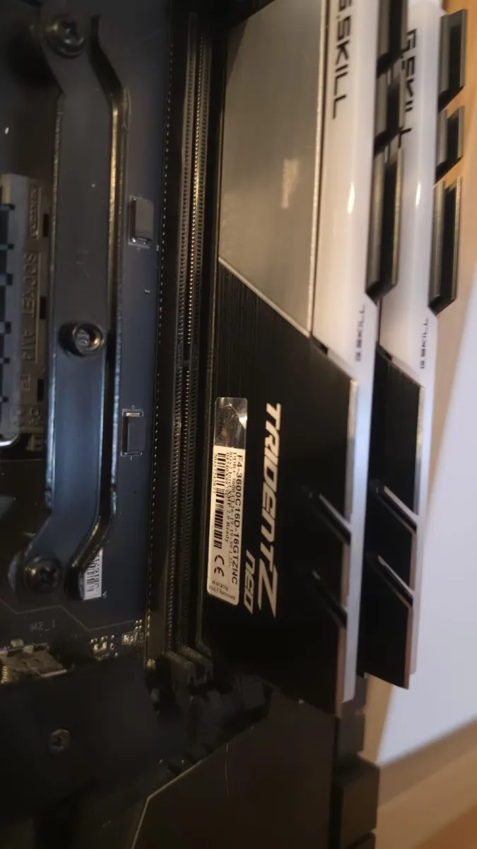 Ryzen 7 5800x, MSI Unify 570x, 16GB RAM, AiO - Image 3