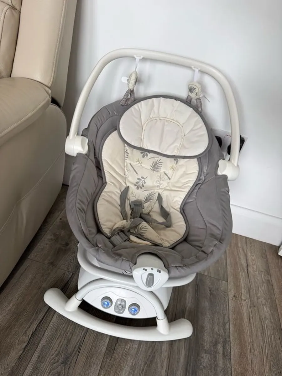 Joie Sansa 2-in-1 Rocker/Swing - Image 1