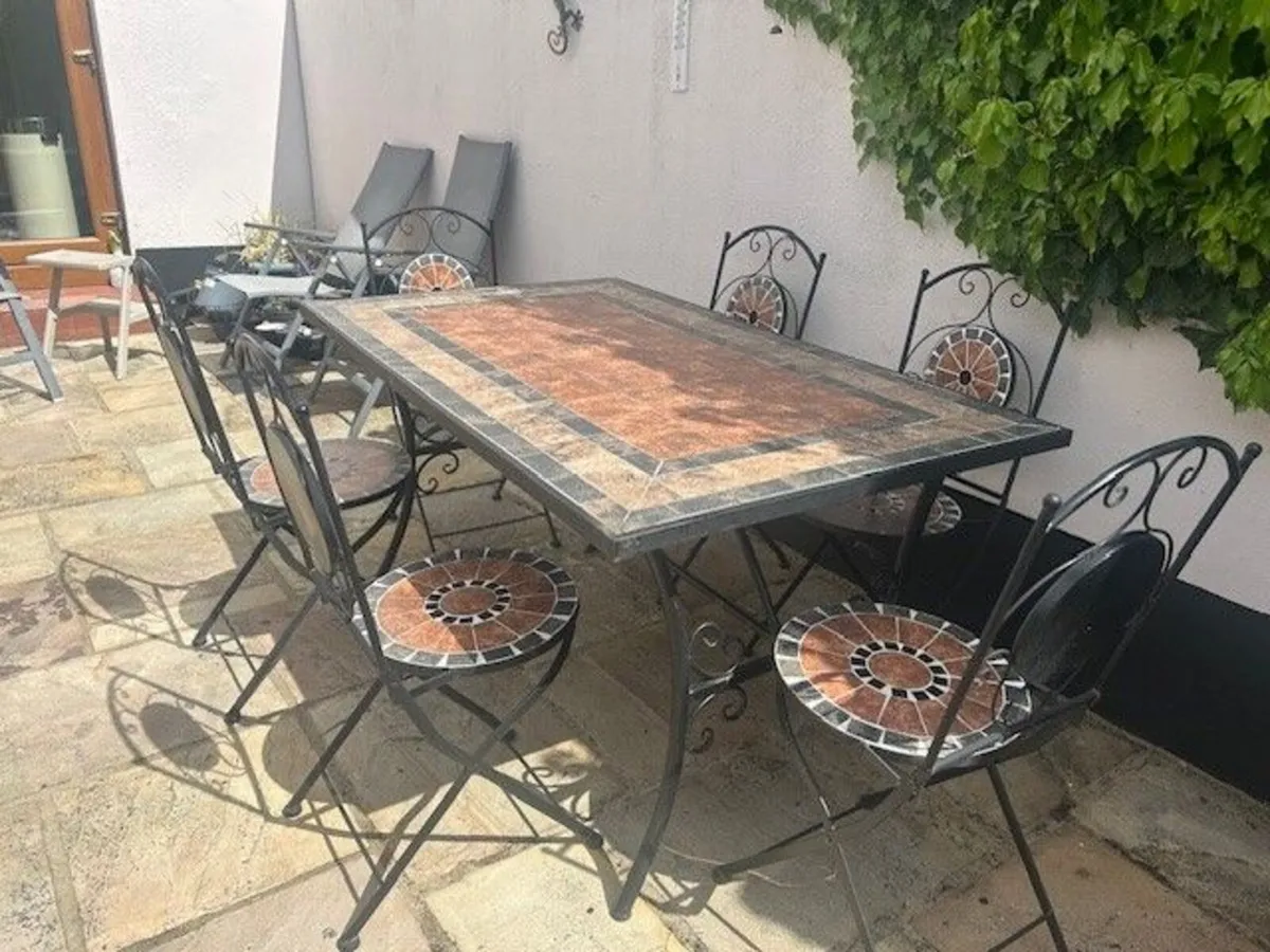 Garden table & 6 chairs. - Image 2