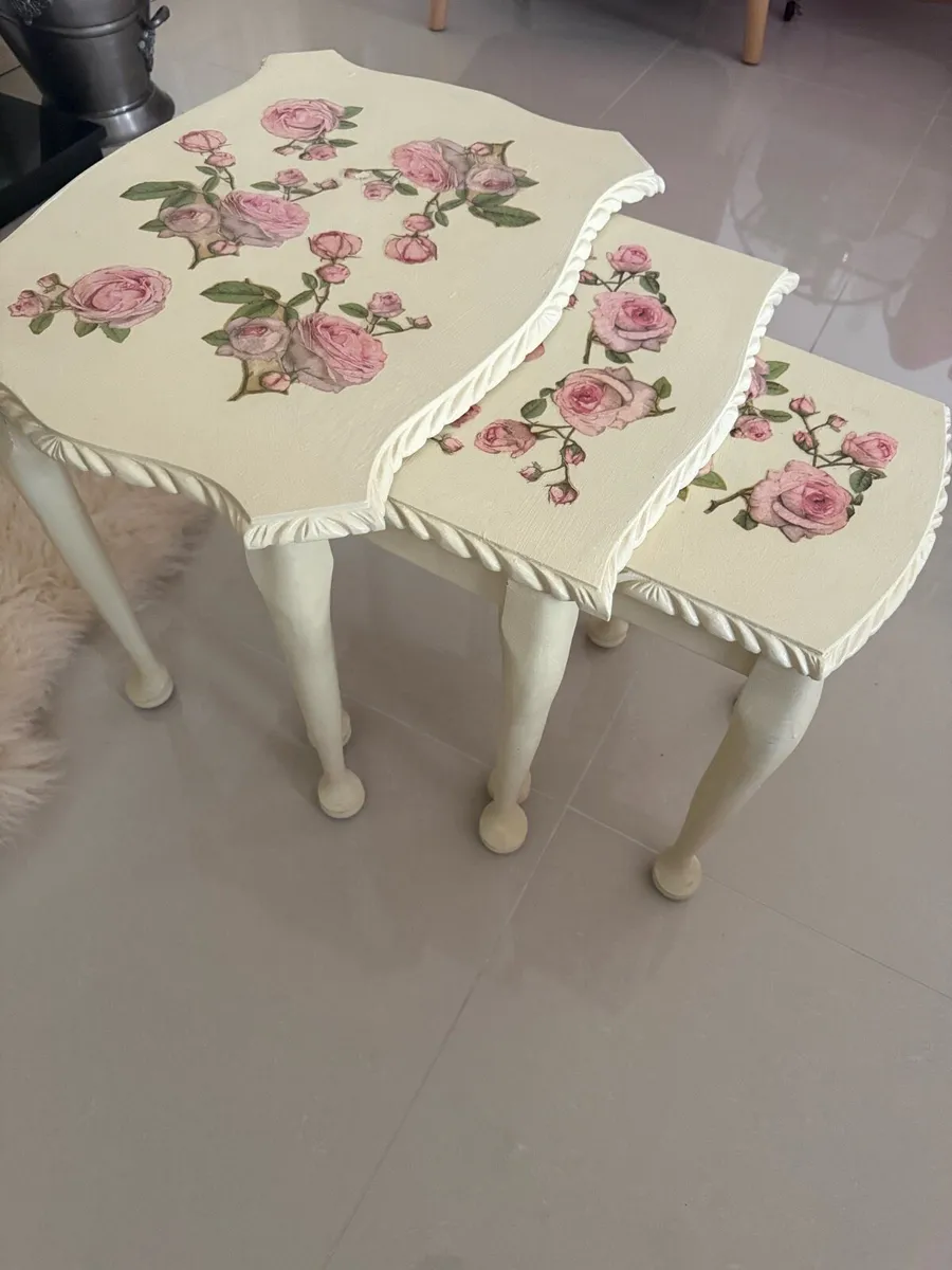 Set of 3 tables - Image 2