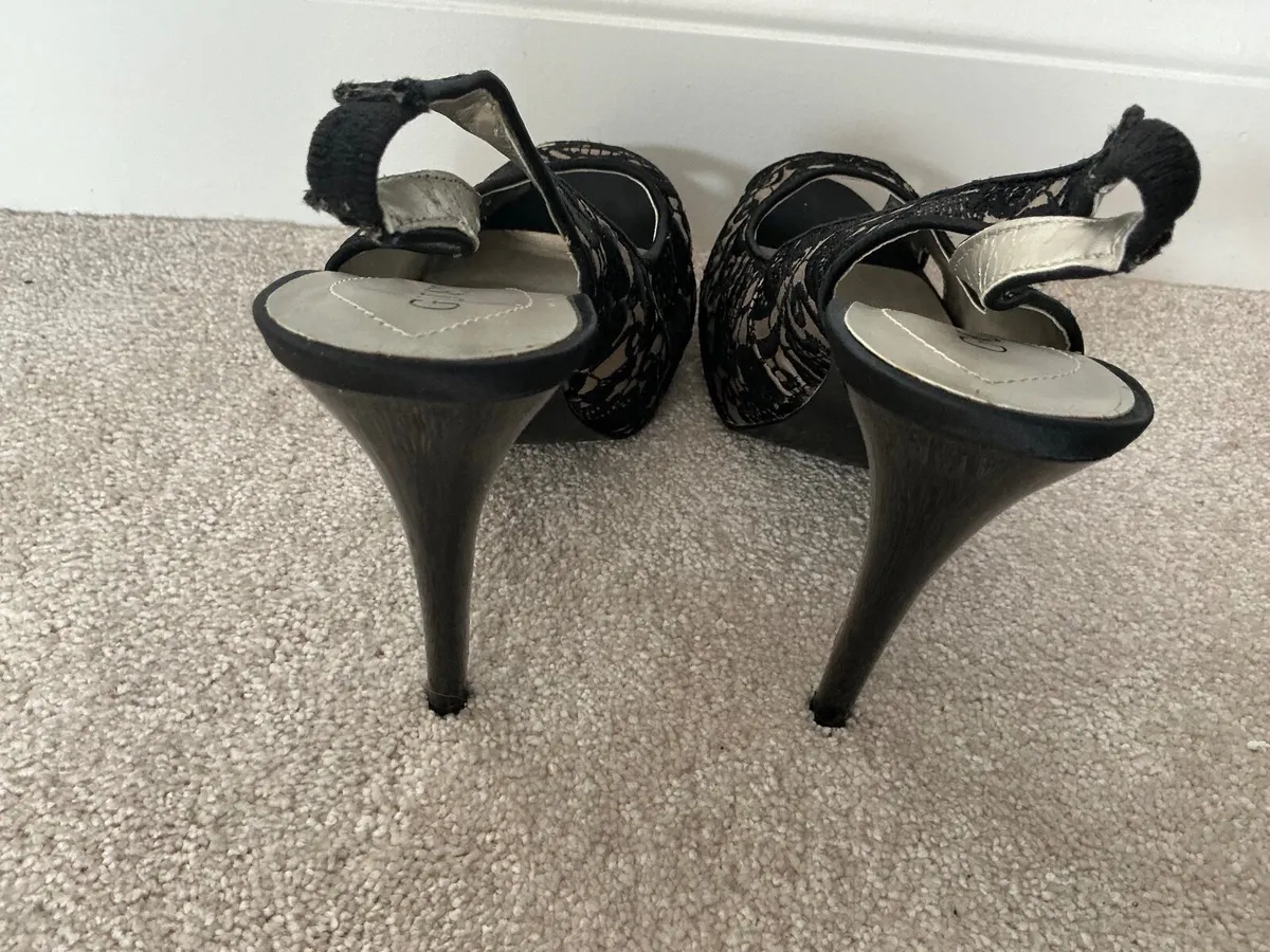 Guess open toe sling back high heal shoe - Image 4