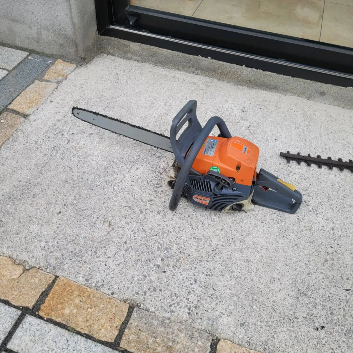 Chainsaw - Image 2