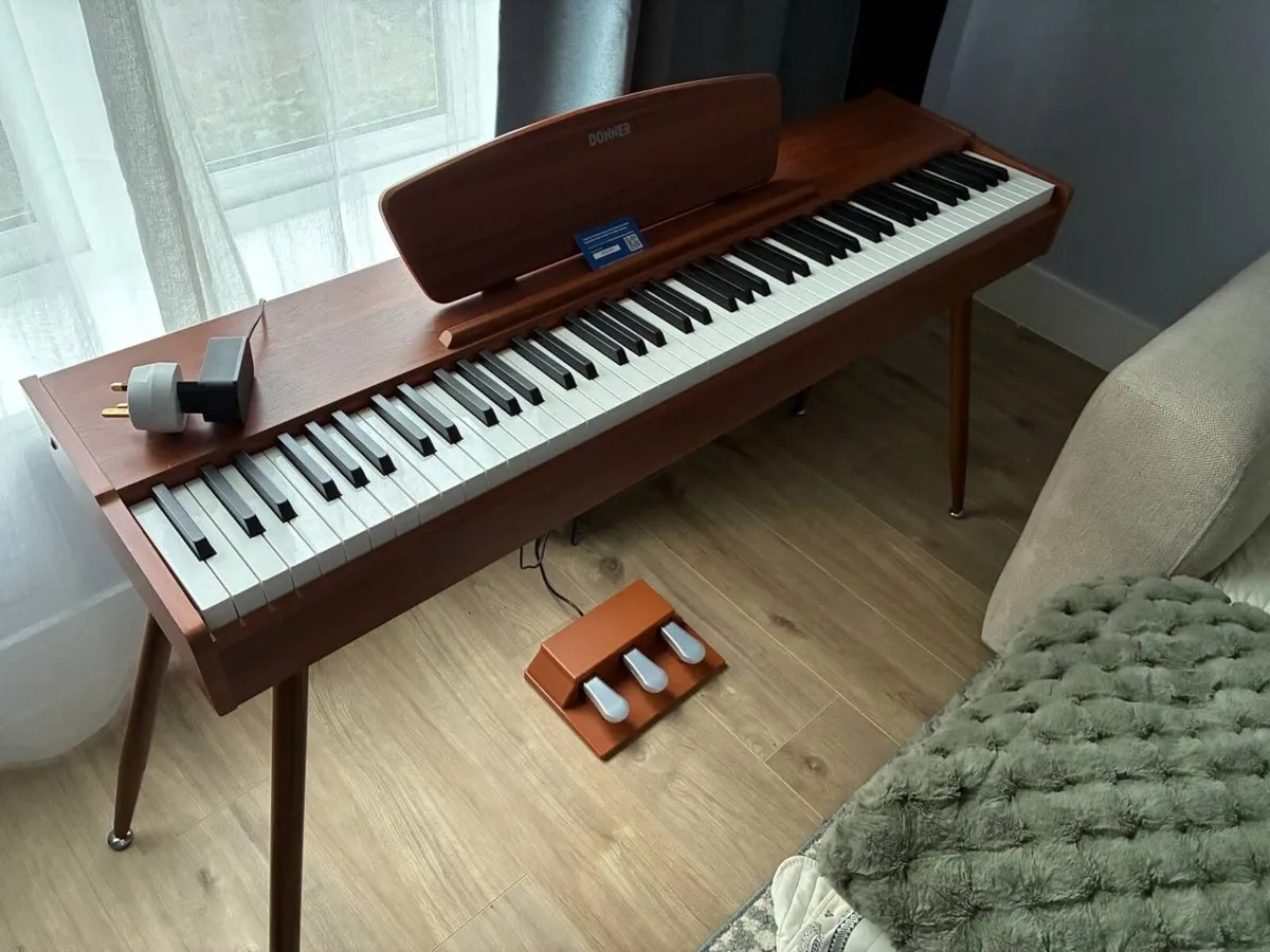 Donner DDP-80 Walnut Digital Piano - Image 2
