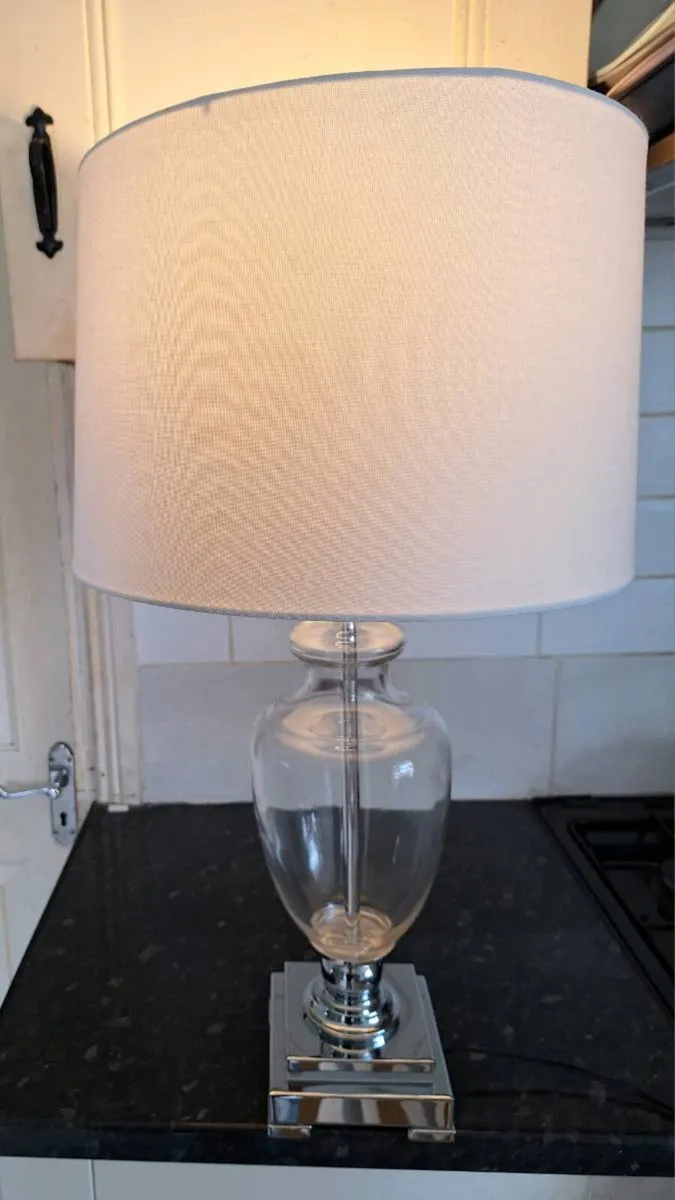 Beautiful large chrome and glass table lamp - Image 2