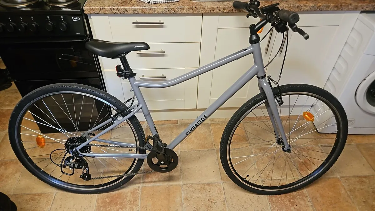 Riverside RS120 Hybrid Bike - Image 2