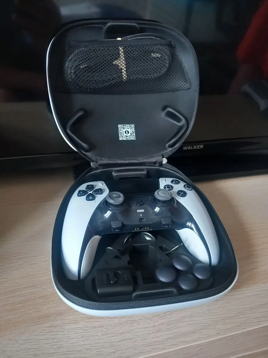 PlayStation5 dualsense edge controller - Image 1