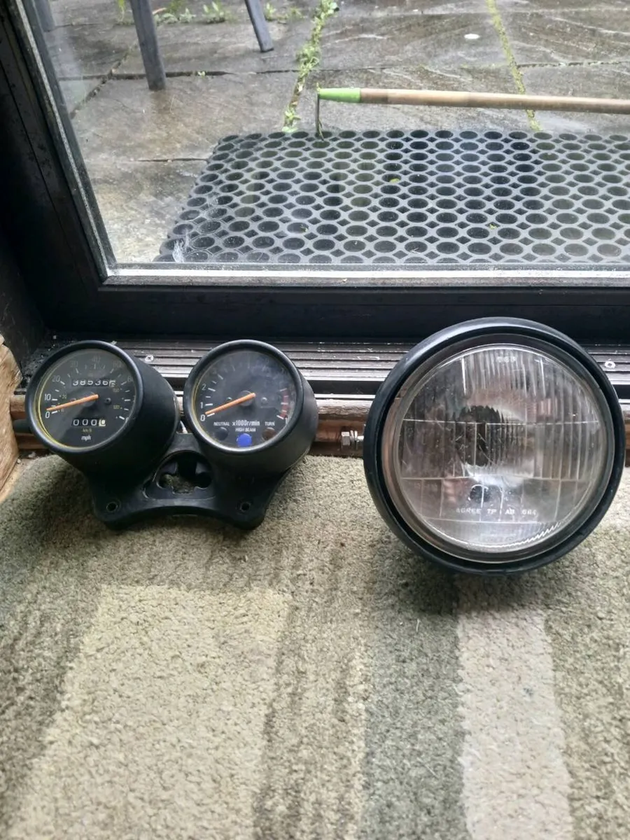 Yamaha DT Parts ,Yamaha R5/DS7 Tank TZR 125 Clocks - Image 1