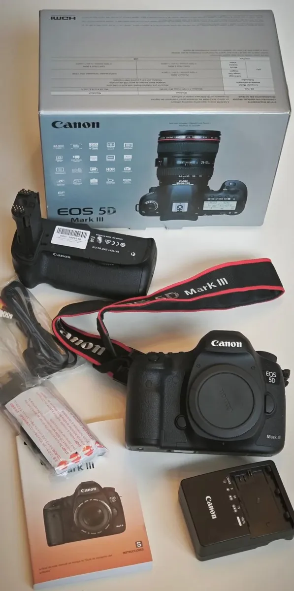 Canon 5D mk3 with grip - Image 4