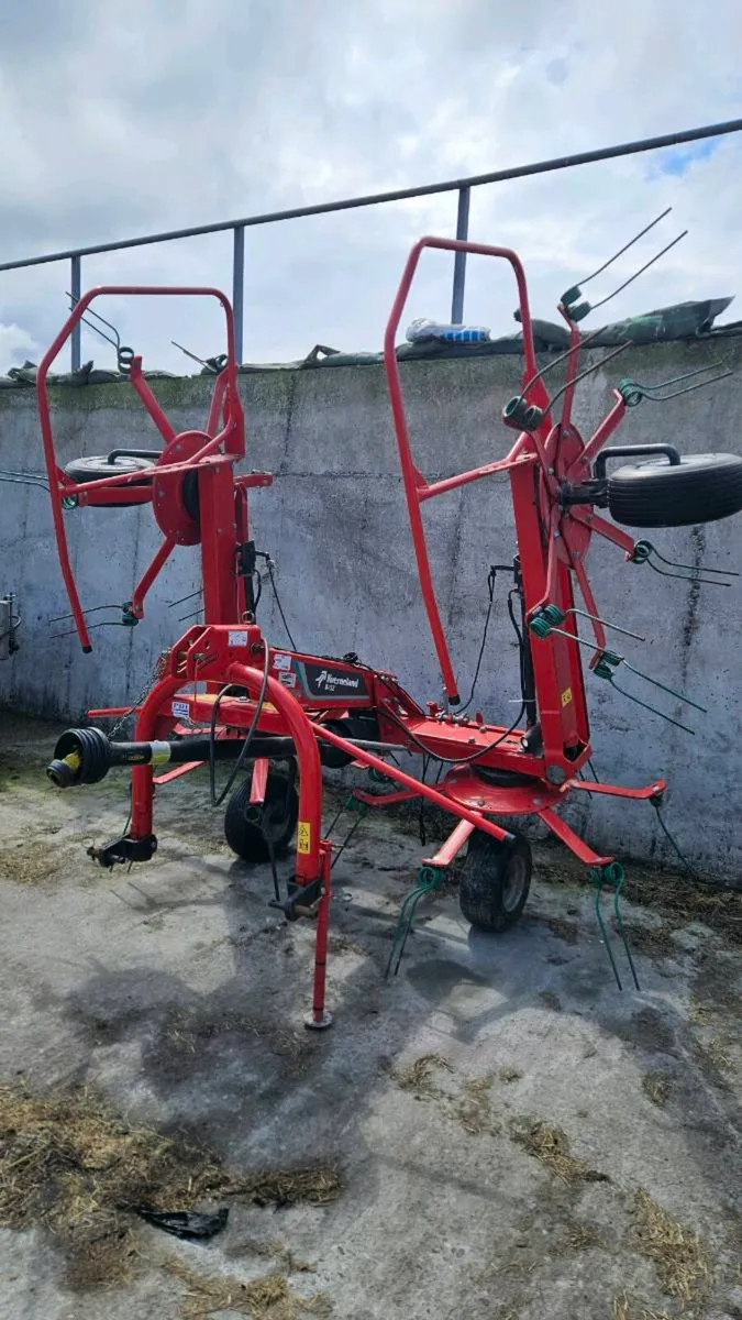 4 rotor kverneland tedder - Image 2