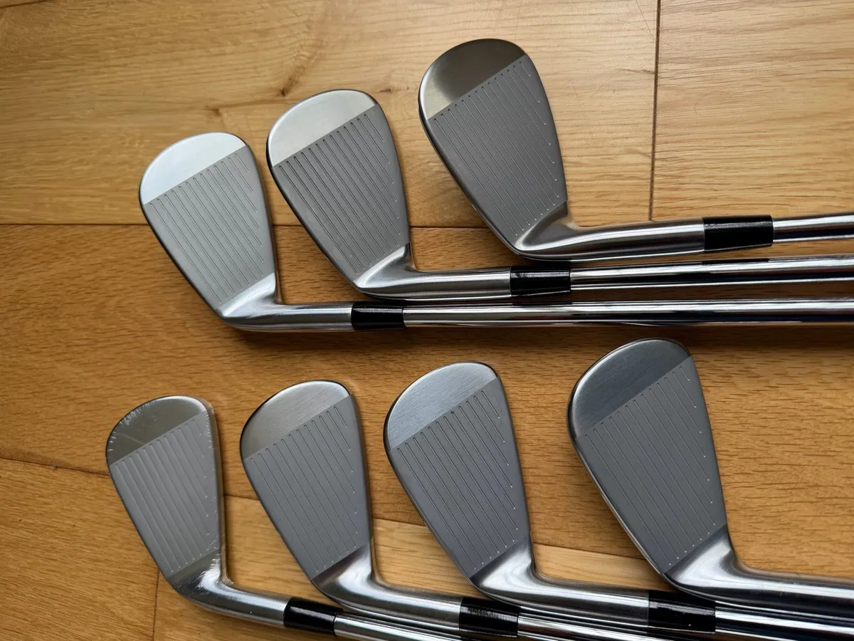 Mizuno Pro 225 irons 4-PW - Stiff Shafts - Image 2