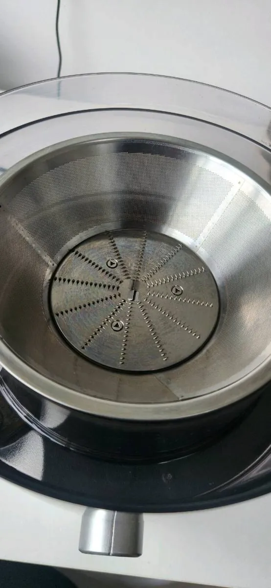 Nutribullet juice maker - Image 4
