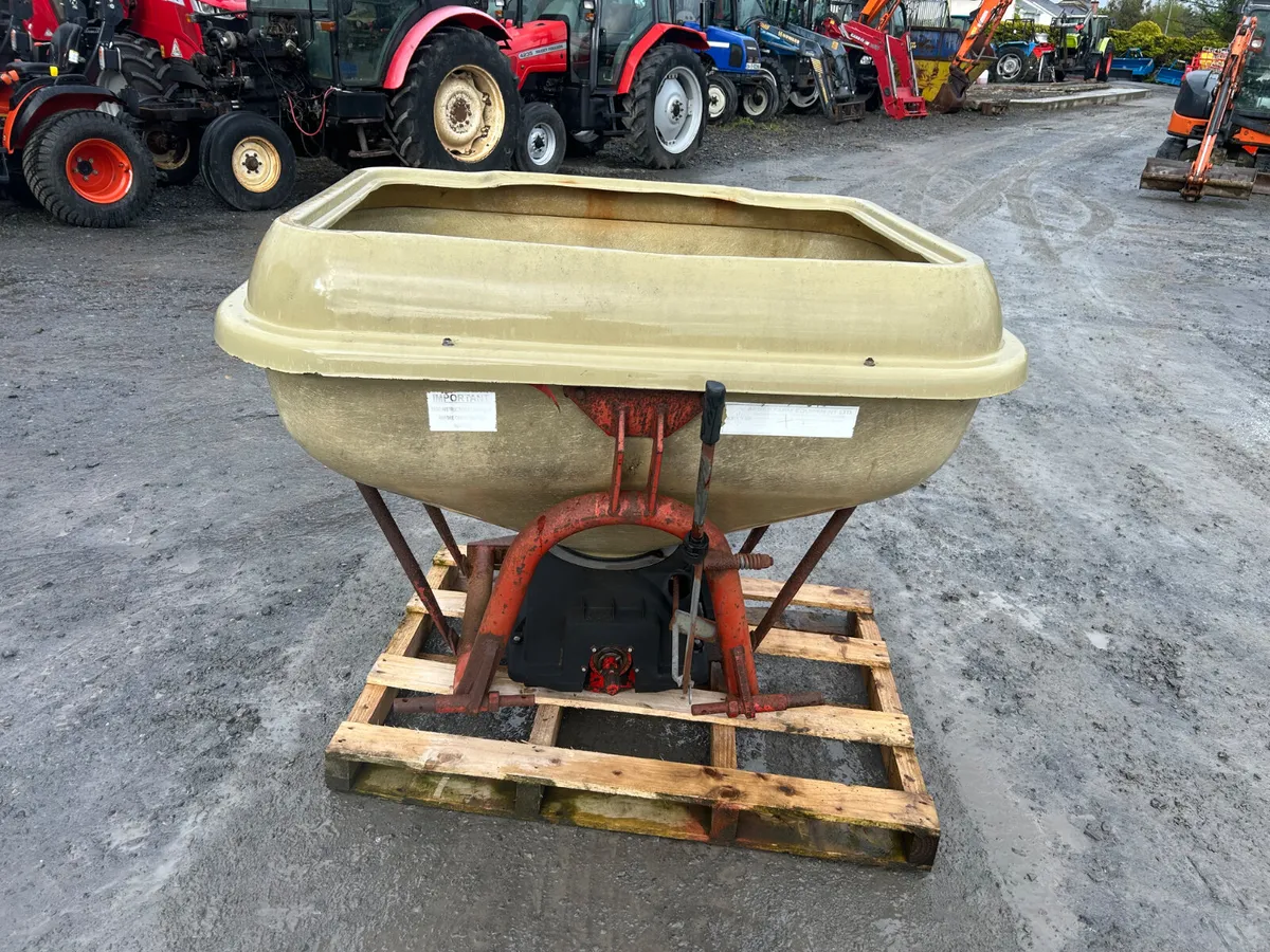 Abbey PA550 Fertiliser Spreader - Image 3