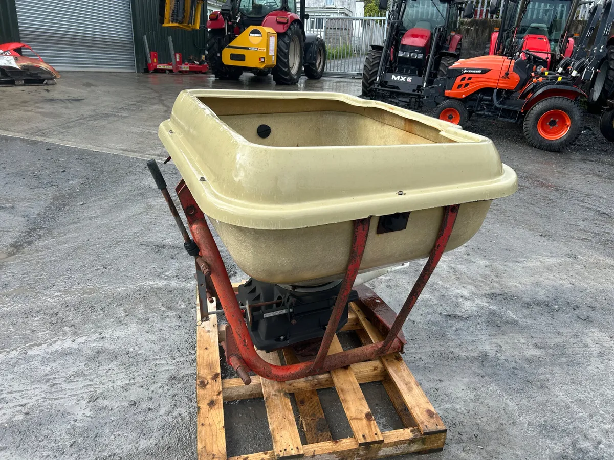 Abbey PA550 Fertiliser Spreader - Image 2