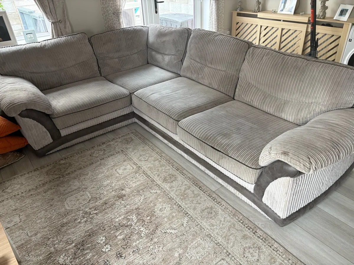 Corner sofa - Image 1