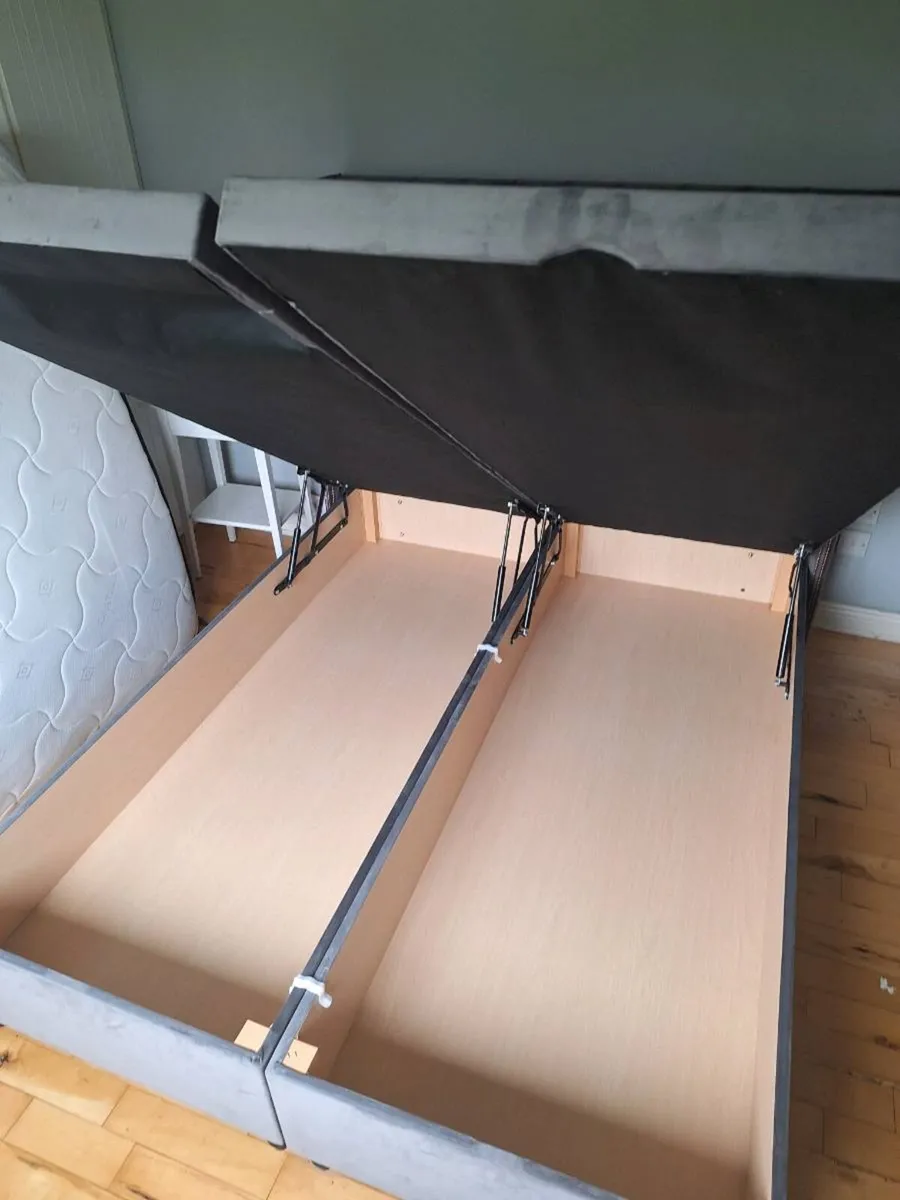 King size bed - Image 2