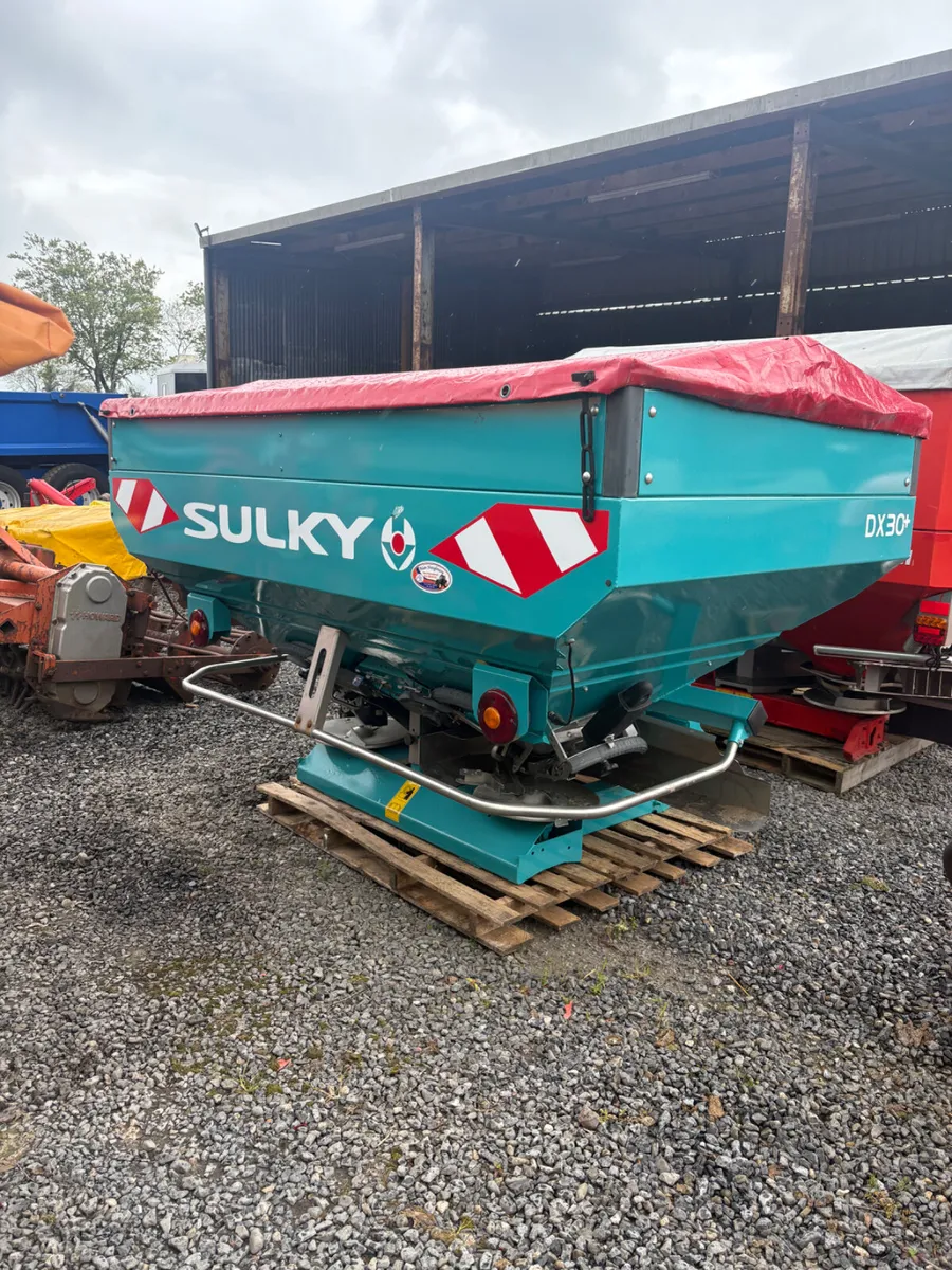Sulky Fertiliser Spreader - Image 2