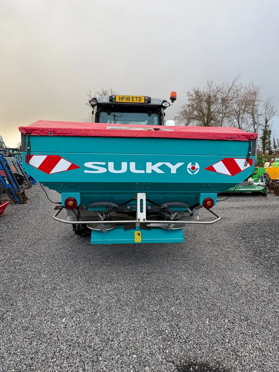 Sulky Fertiliser Spreader - Image 4