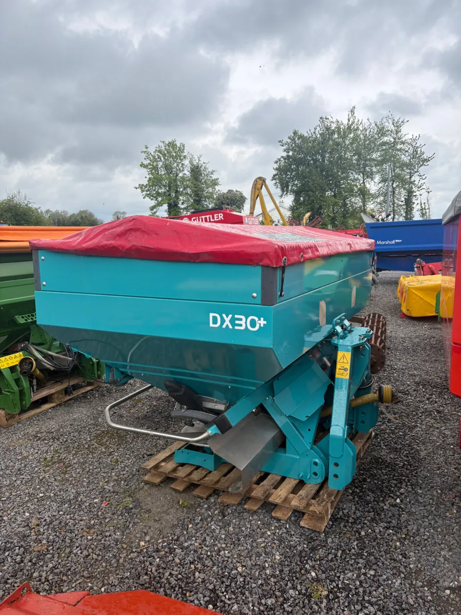 Sulky Fertiliser Spreader - Image 3