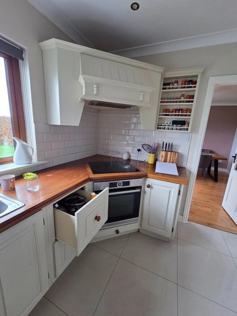 Kitchen Units - Image 2