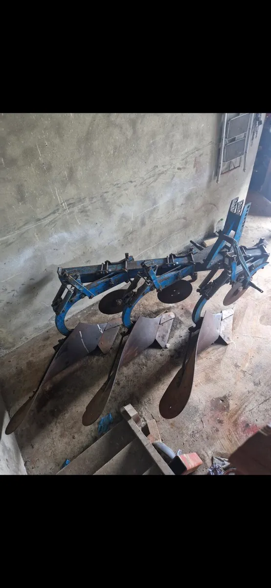 Fiskars 3 fur Semi Auto Plough - Image 1