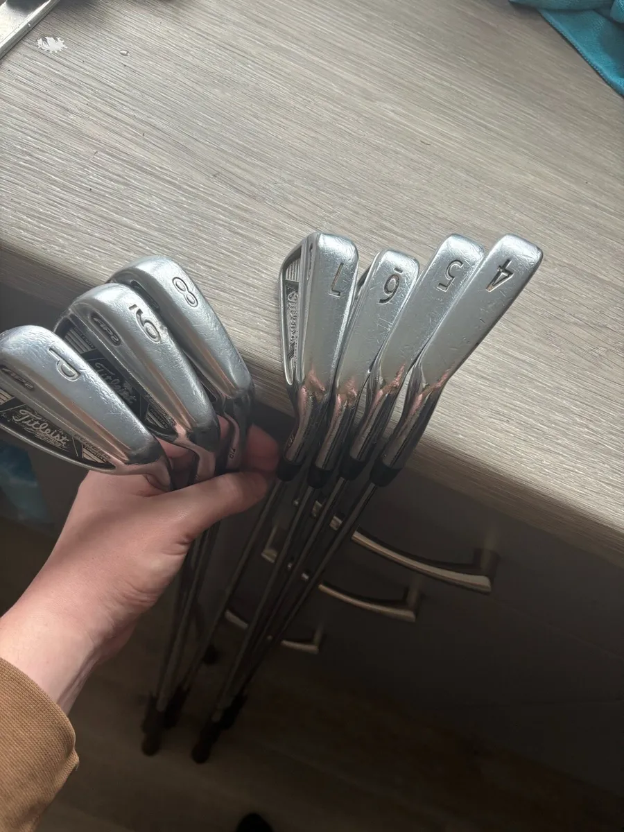 Titleist AP2 irons 4-PW - Image 1