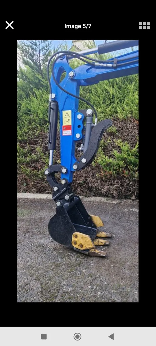 Mini digger with attachments under 50 hours - Image 1