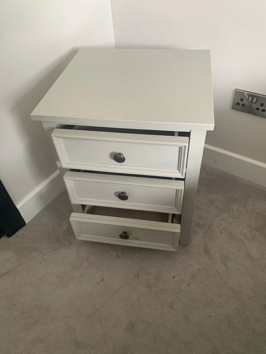 Dove grey bedroom locker