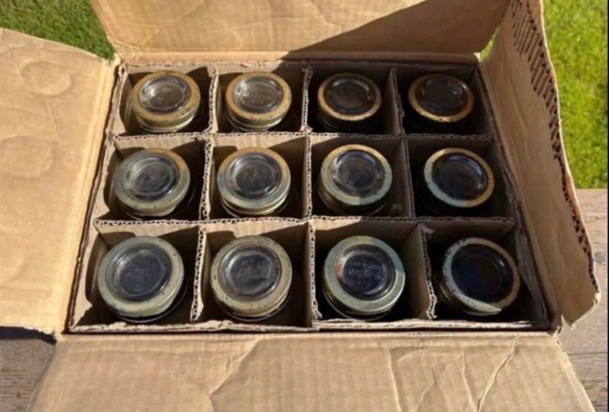 12 1952 Kilner preserve jars - Image 2