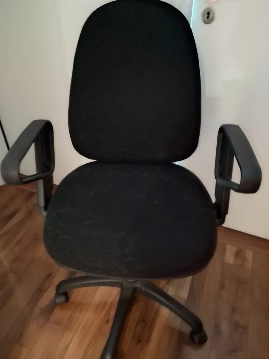 Office chair ! - Image 1