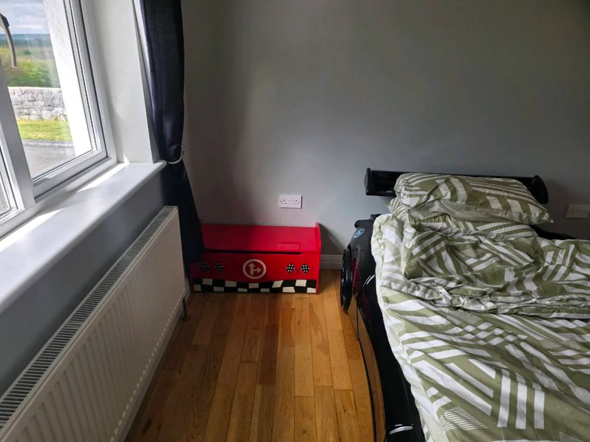 Ferrari kids bed - Image 3