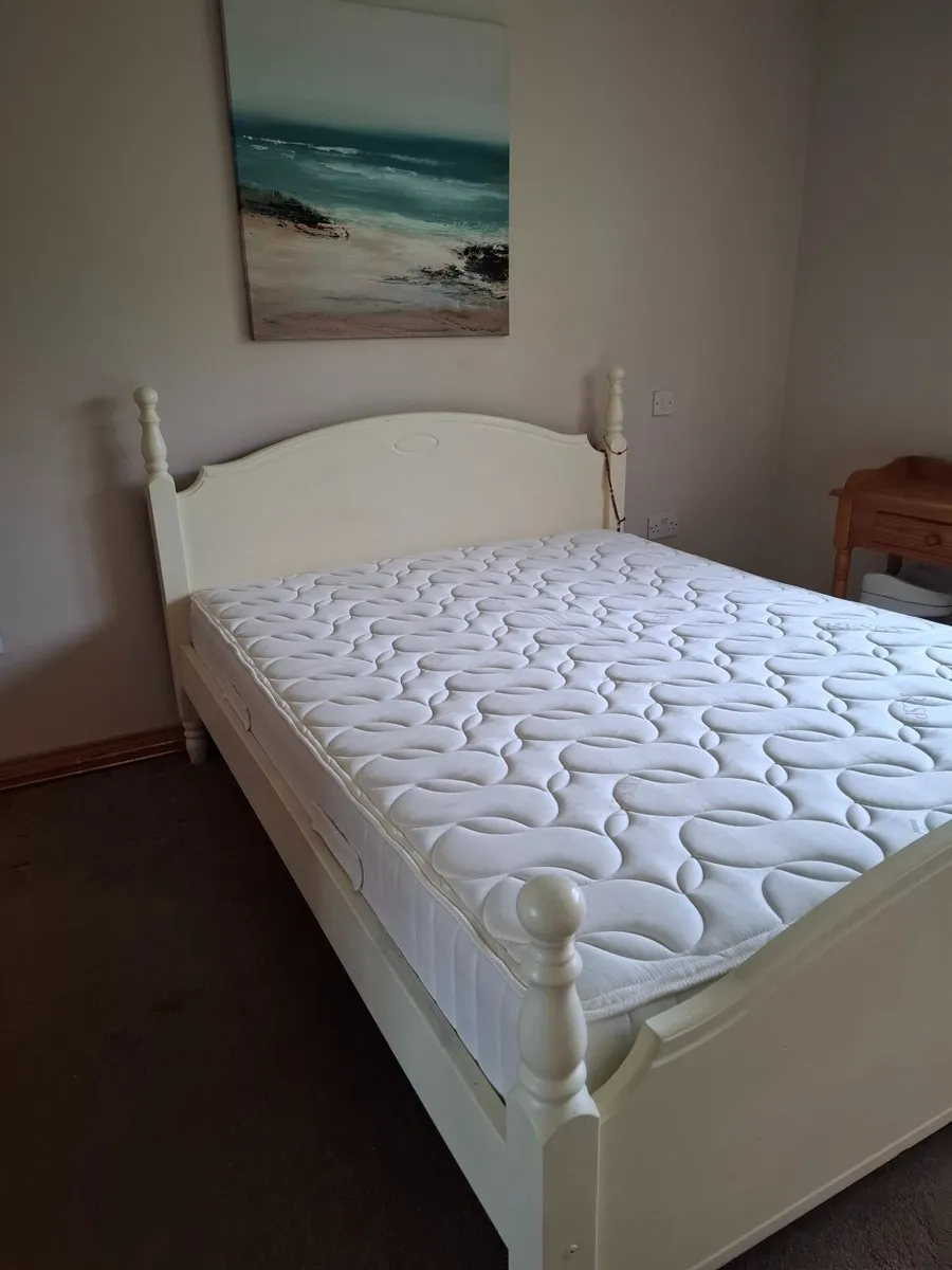 Bed frame soild wood king size - Image 3