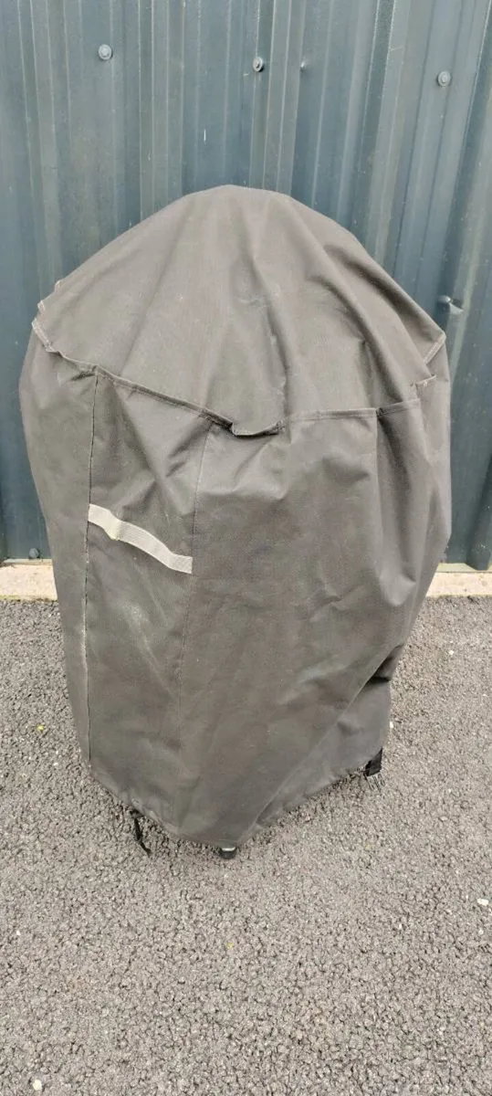 Weber 57cm charcoal BBQ - Image 4