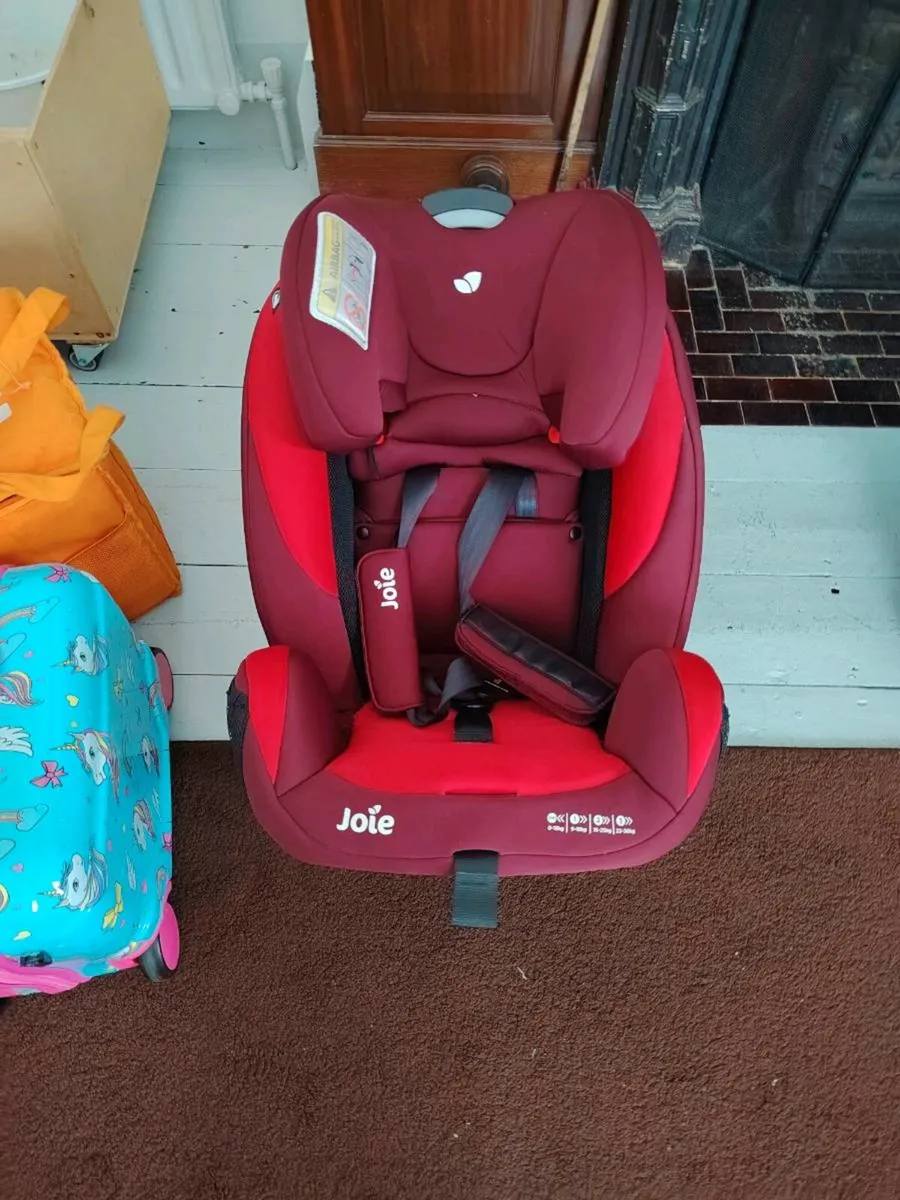 Car seat and maxi cosi base - Image 1