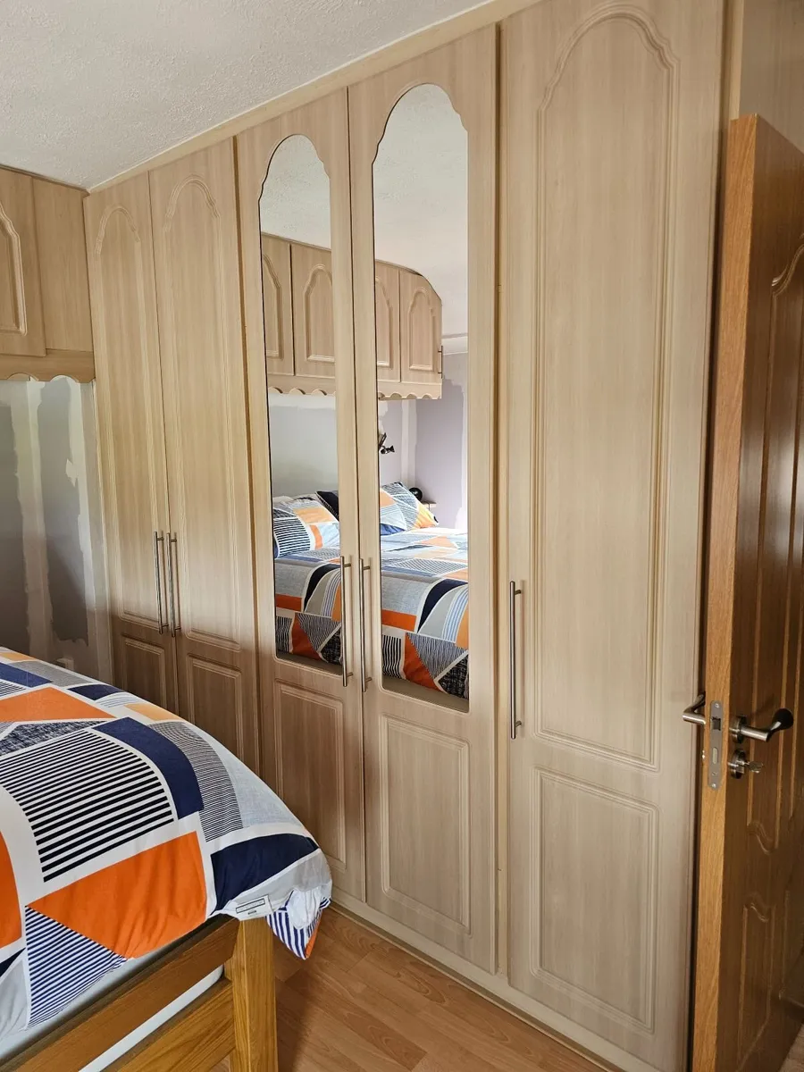 Wardrobe doors and draws - Image 2