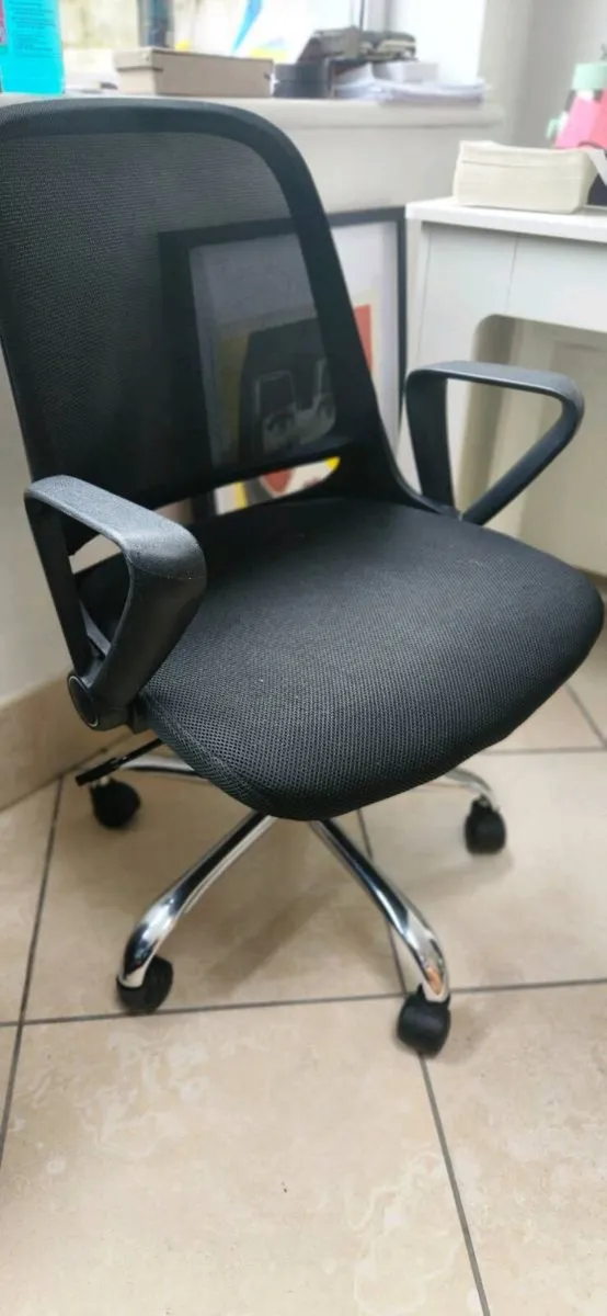 Desk chair - Image 1