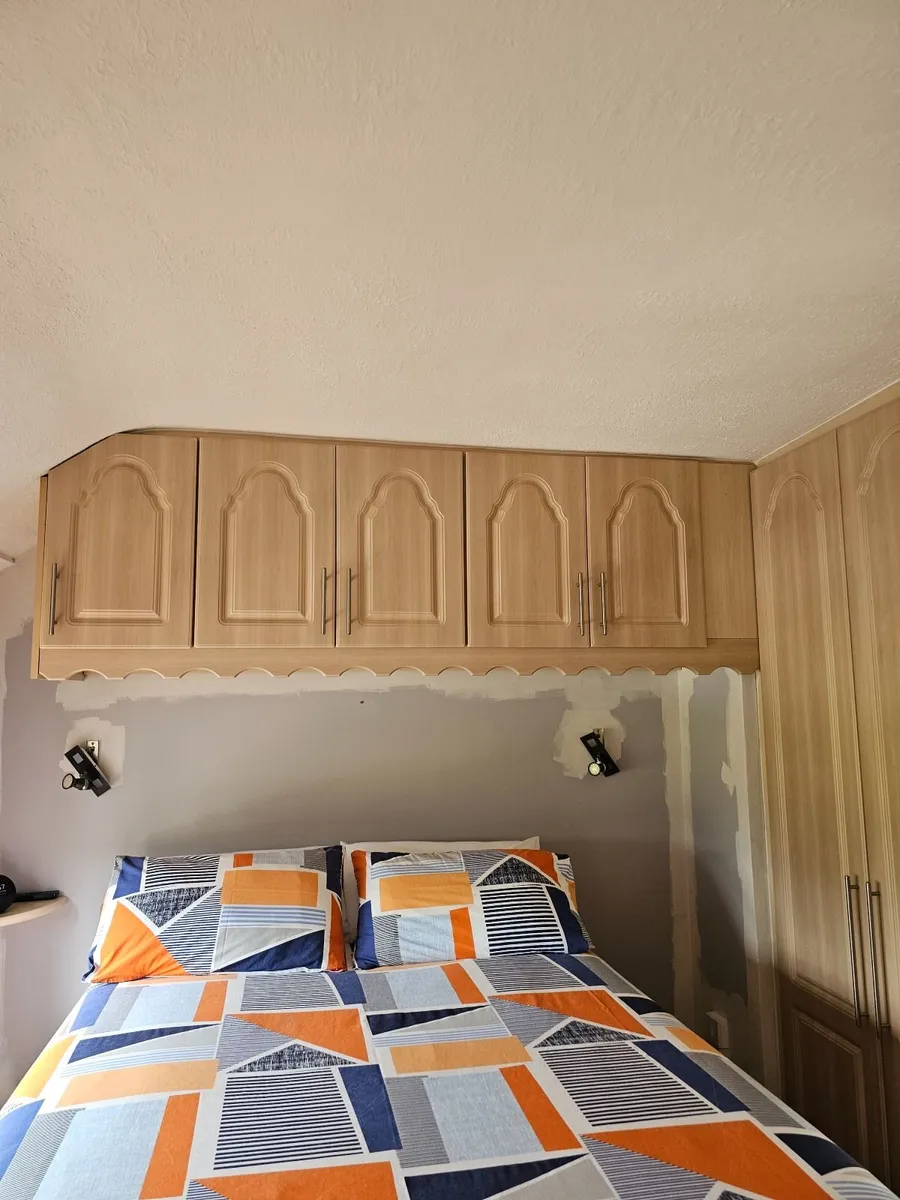Wardrobe doors and draws - Image 3