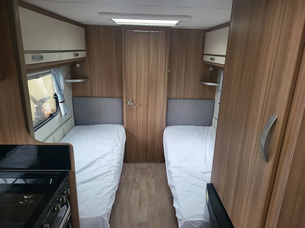 2019  2single beds end bathroom lunar quasar - Image 3