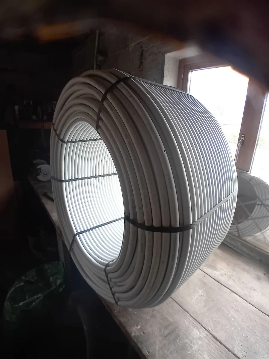 Underfloor heating pipe - Image 1