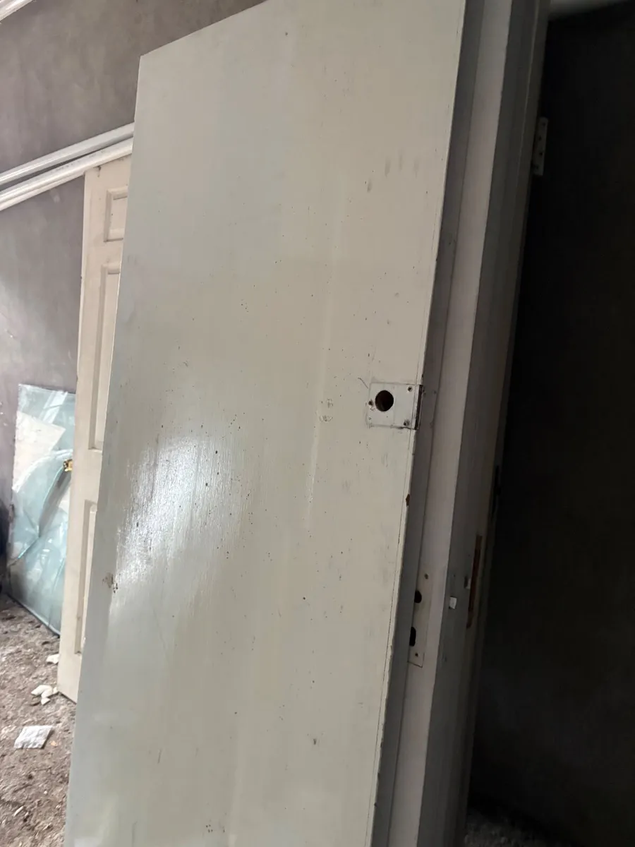 2 heavy fire doors - Image 3