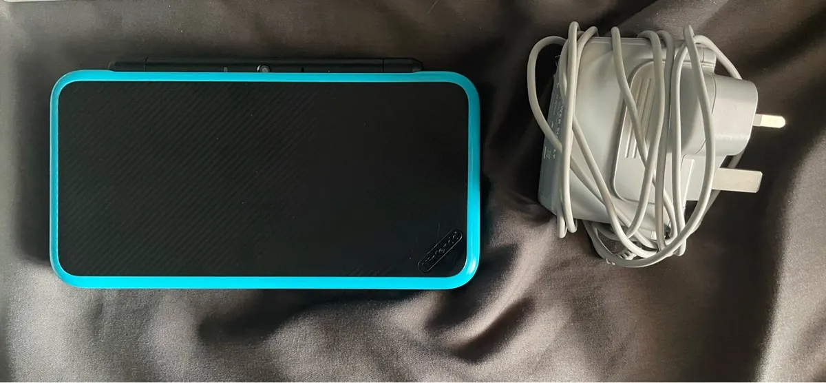 Nintendo 2DS XL - Image 3