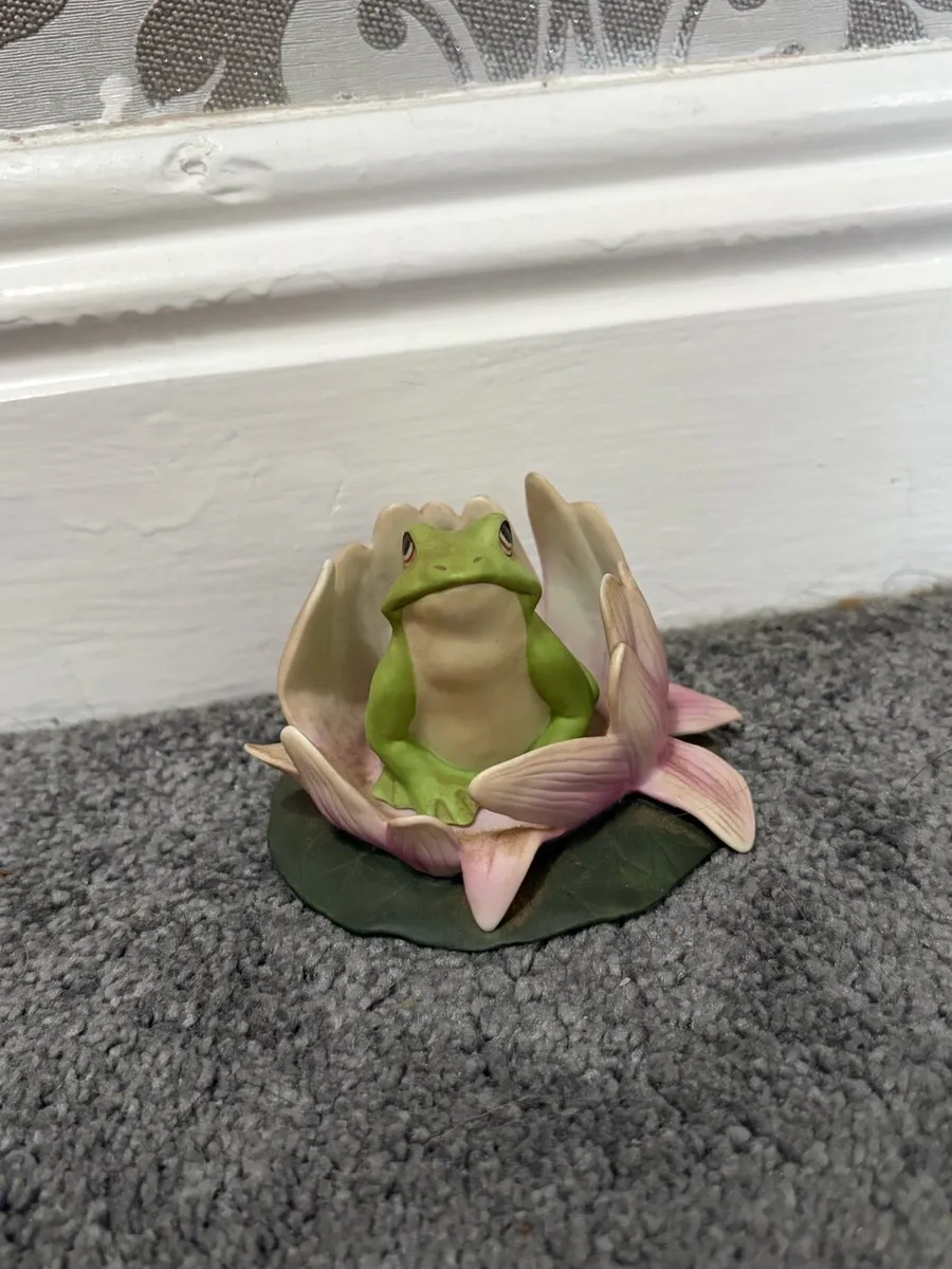 Vintage Franklin Mint Frog Figurine - Image 1