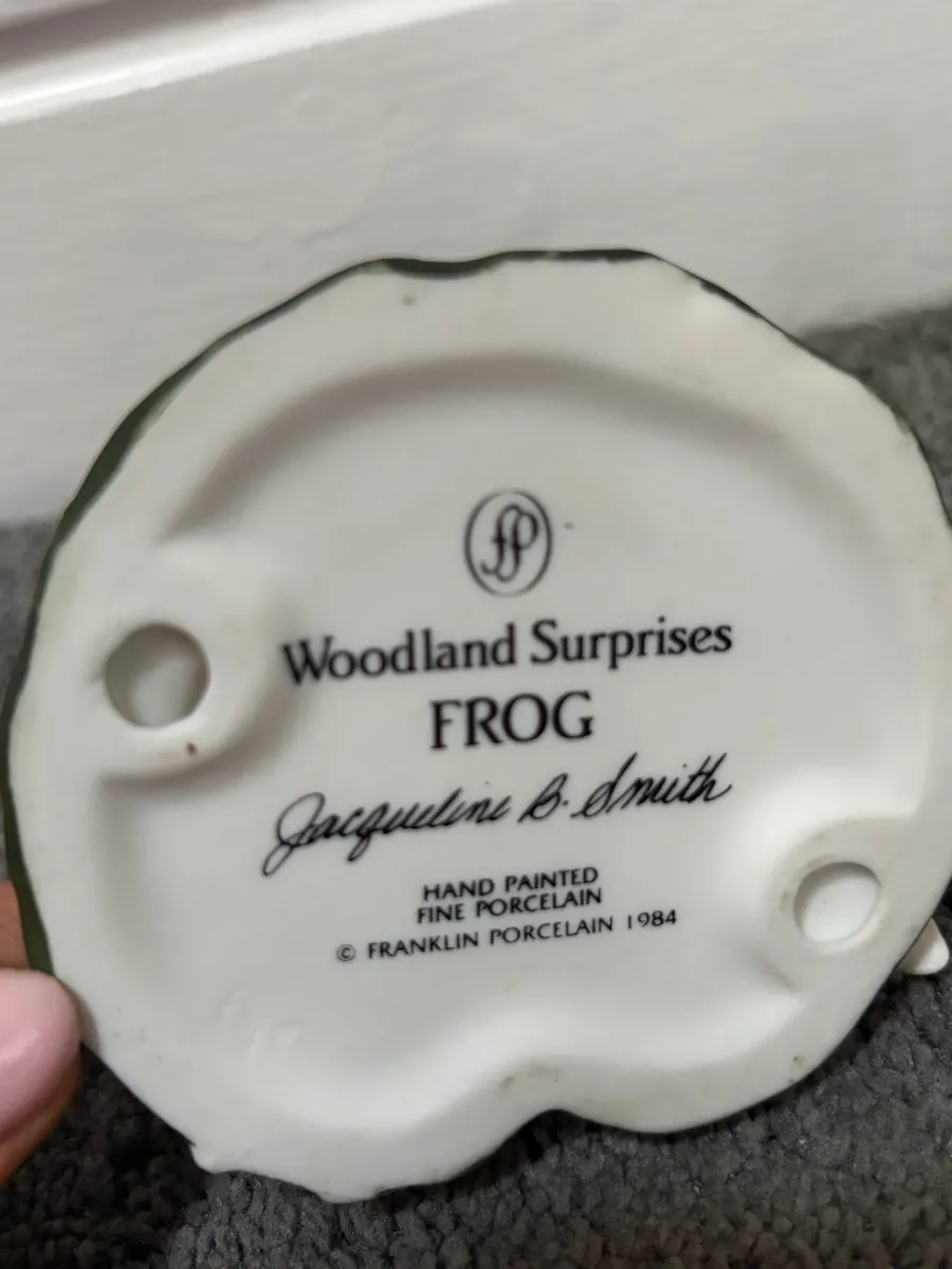 Vintage Franklin Mint Frog Figurine - Image 4