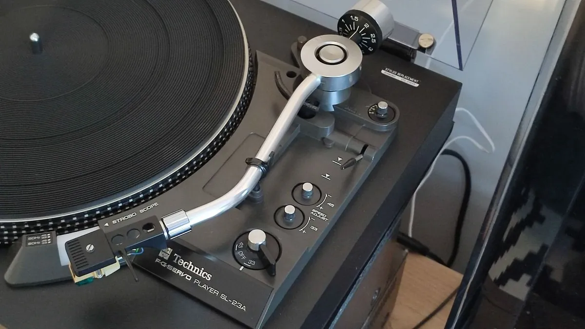 Technics SL-23A turntable/Record player. Like NEW! - Image 4