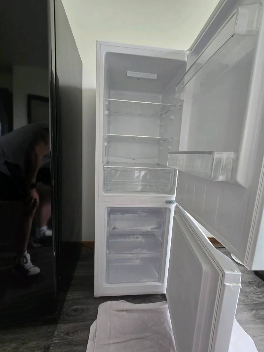 Power point fridge freezer - Image 4