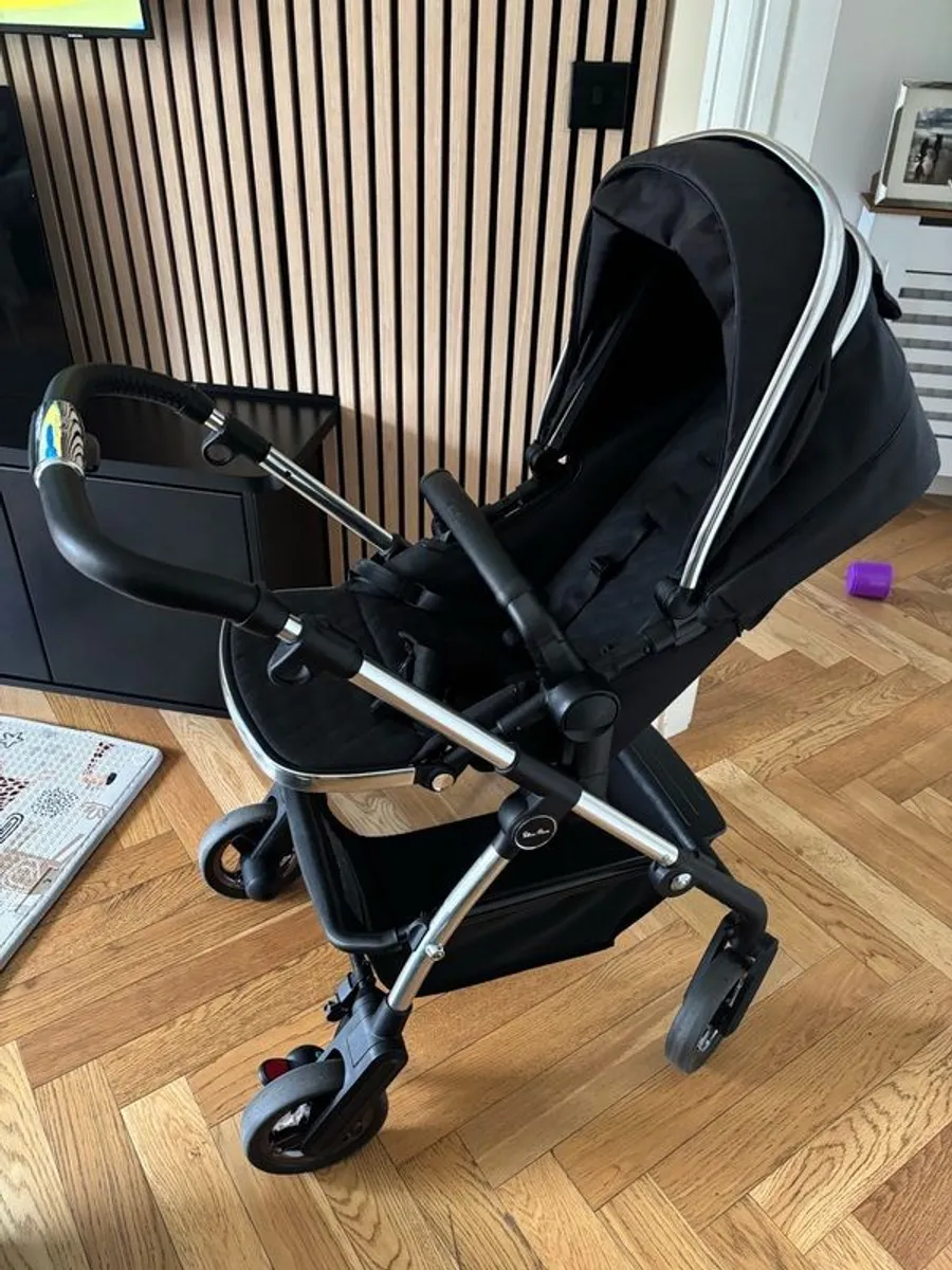 Silver cross pram - Image 1