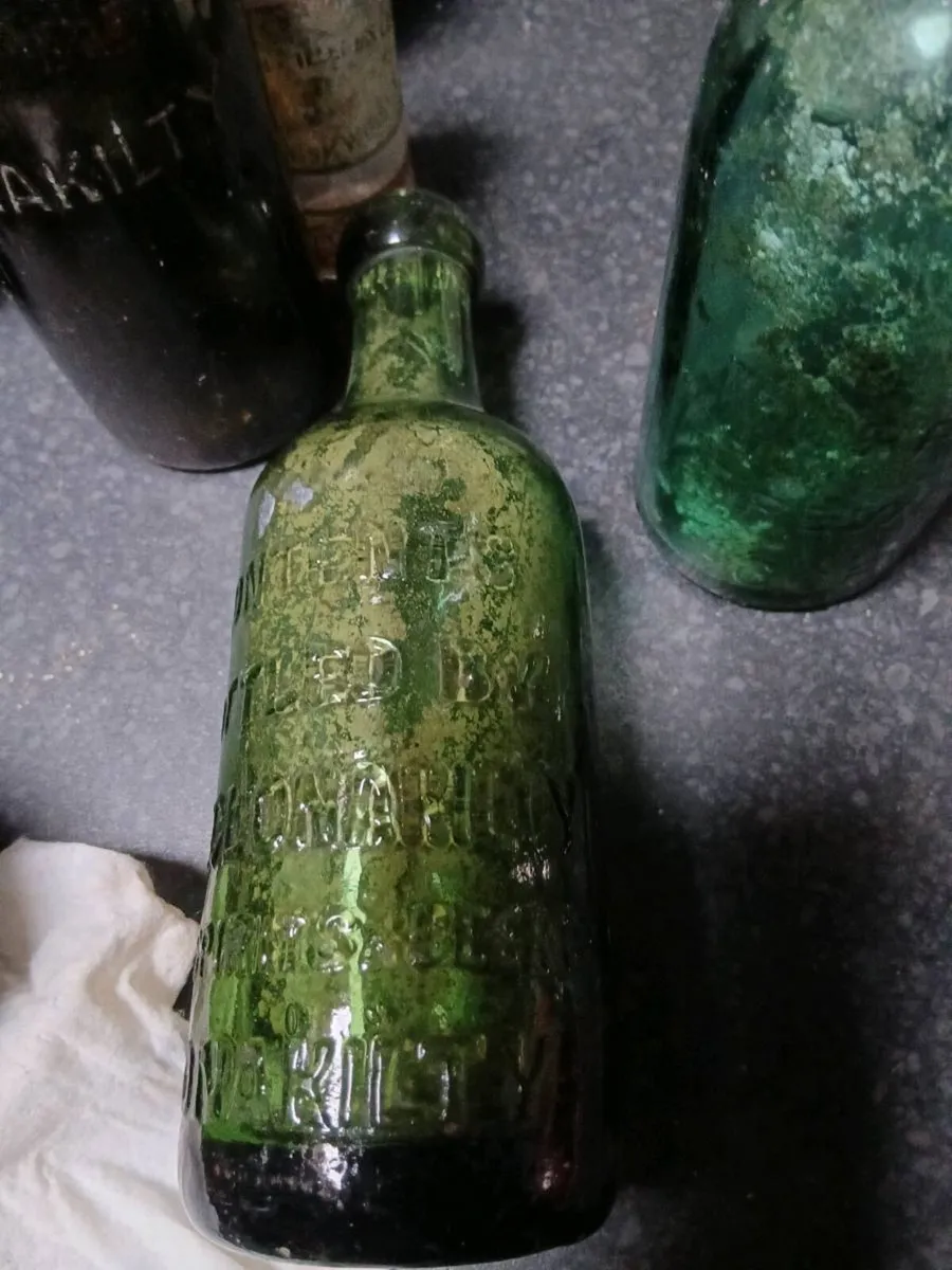 Old bottles - Image 2