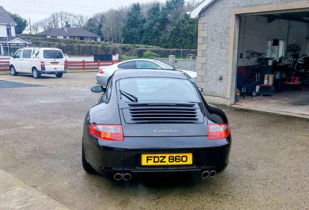 2006 Porsche 911 Carrera 2 3.6 Auto. - Image 3