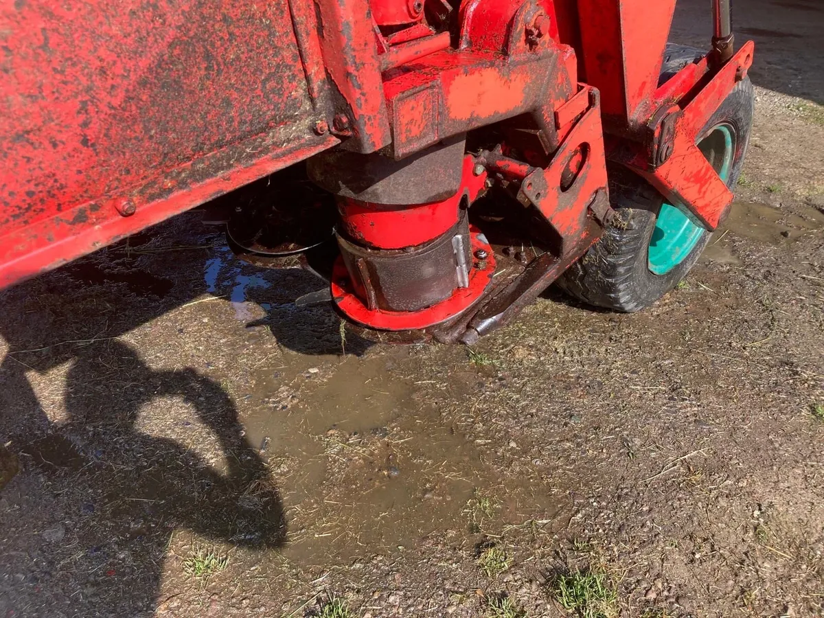 Kneverland trailed mower - Image 2