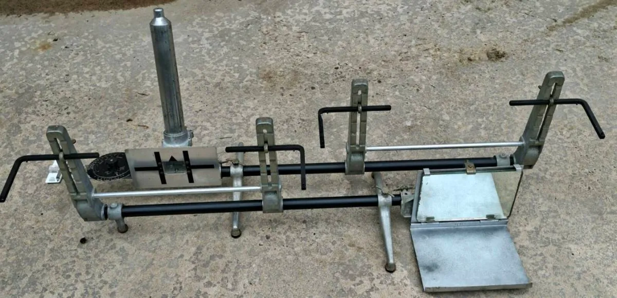 Dunlop tracking gauge - Image 1
